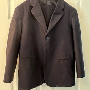 Boy’s navy suit, size 16 Husky.